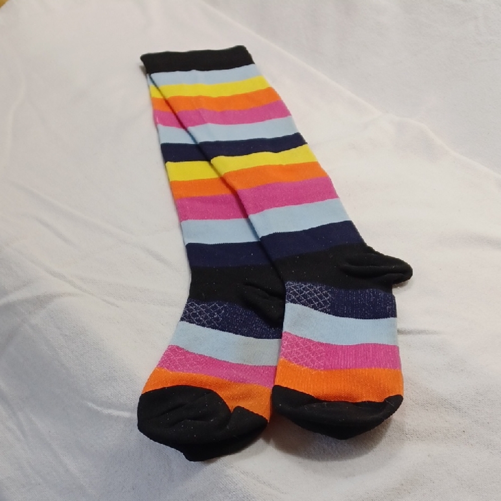 NWOT 3 Pairs Women's Bright Color Compression Socks ( 2 Pairs + a Bonus Pair)